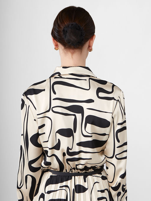 Платье из принтованной атласной ткани