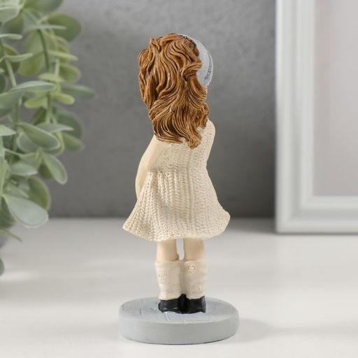 Фигурка полистоун «Девочка модница», 13×5.5×4 см, МИКС