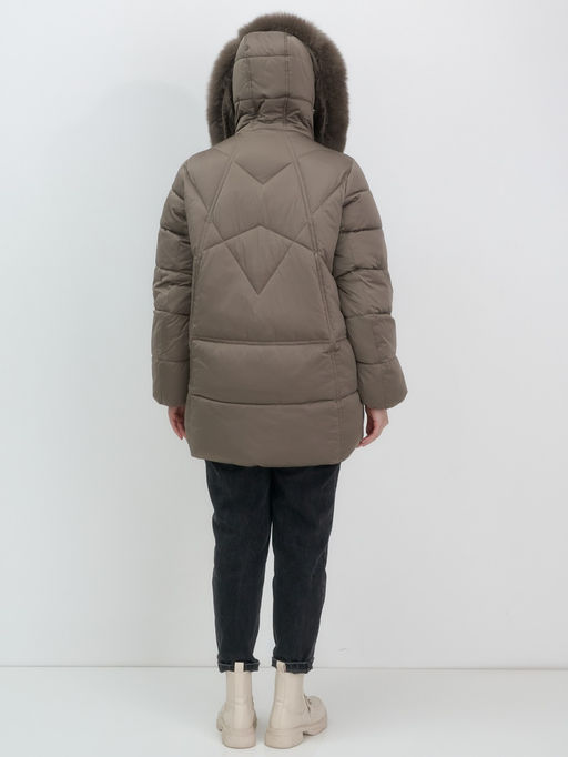Куртка зимняя женская с мехом и капюшоном тренд коричневого цвета 7656K - Visdeer фото 6