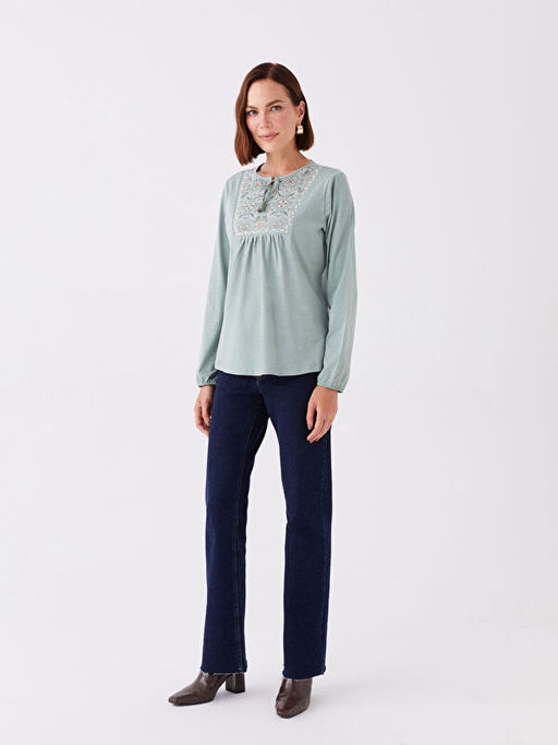 Ba?lamal? Yaka ?i?ekli Uzun Kollu Kad?n Bluz