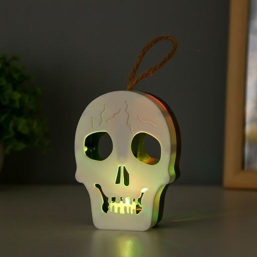 Цена за 12 шт. Фигурка световая RISALUX «Череп», LED-ночник, 1 Вт, RGB, от батареек LR1130, бело-чёрный, 9.5×4×5 см