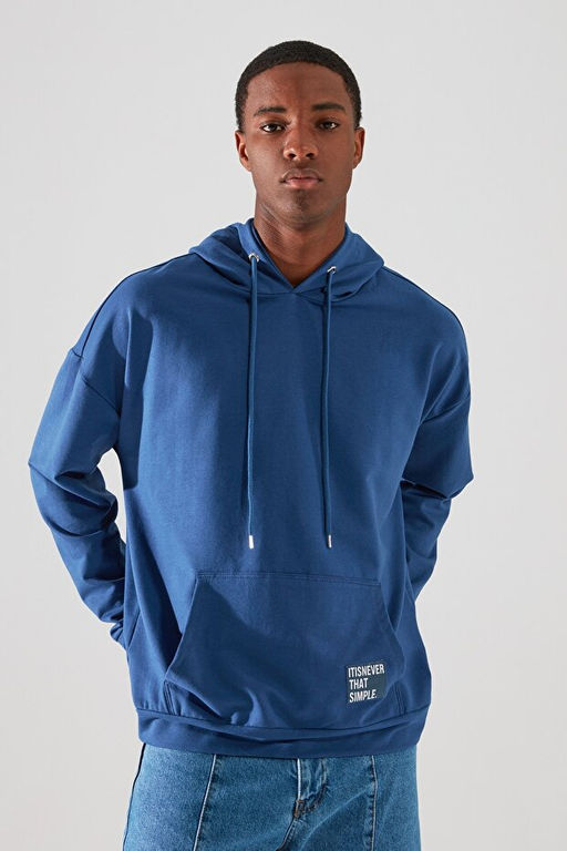 Indigo Kap__onlu Oversize/Geni_ Kesim Uzun Kol Etiket Aplikeli Sweatshirt TMNSS21SW0221 - Trendyolmilla фото 2