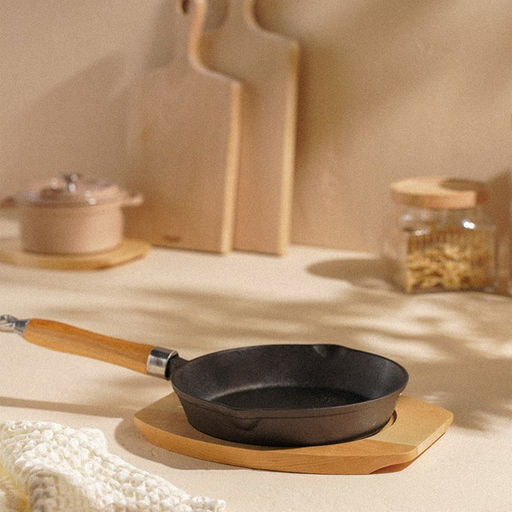 Сковорода SL Home, d=20, h=4 см, на деревянной подставке, индукция, чугун, чёрная