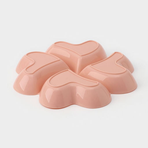 Менажница 4 секции «Сердце», 22.5×3 см, розовая/бежевая