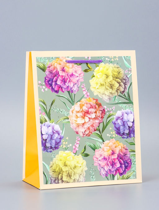 Цена за 2 шт. Пакет подарочный ламинированный Самой прекрасной 18?22.3?10 см