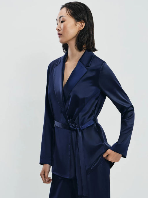 Атласная блузка с отложным воротником и поясом / Zarina