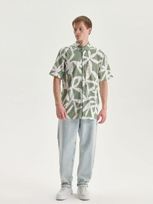 Regular Fit K?sa Kollu Desenli Erkek G?mlek