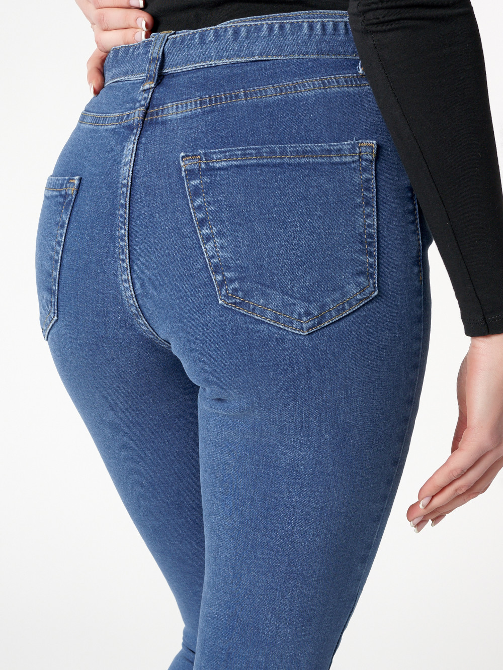 Джинсы зауженные к низу женские синего цвета 880S - Mtforce фото 10