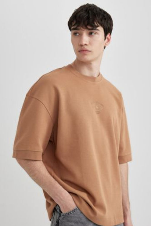 Loose Fit Bisiklet Yaka Bask?l? Ag?r Kumas K?sa Kollu Tisort