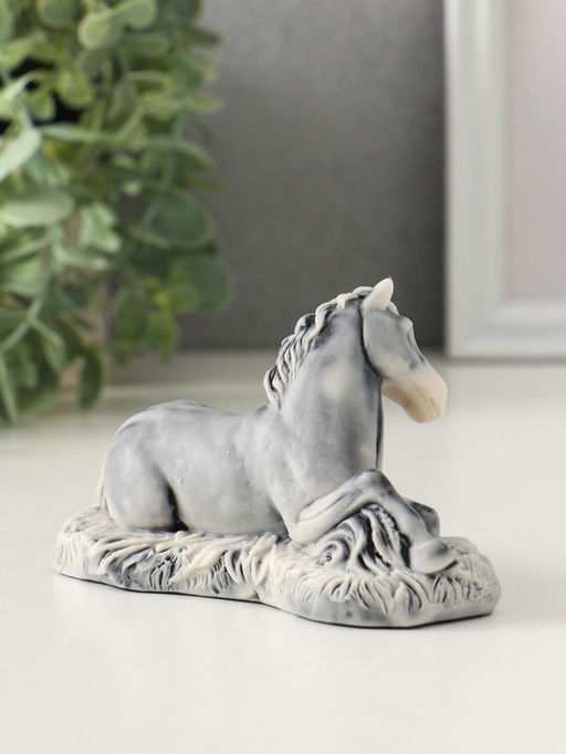 Сувенир "Лошадь лежащая" 7 см