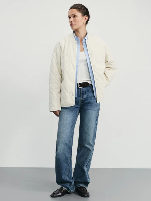 Стеганая куртка-бомбер из фактурной ткани / Zarina фото 2