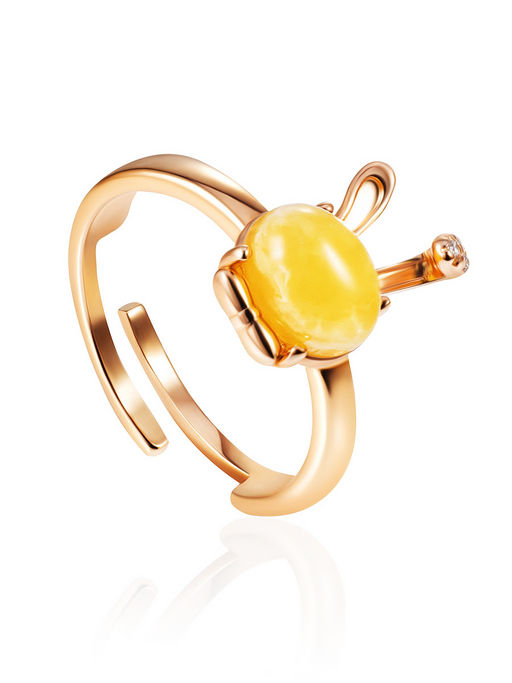 Позолоченное кольцо Зайка с медовым янтарём и фианитами