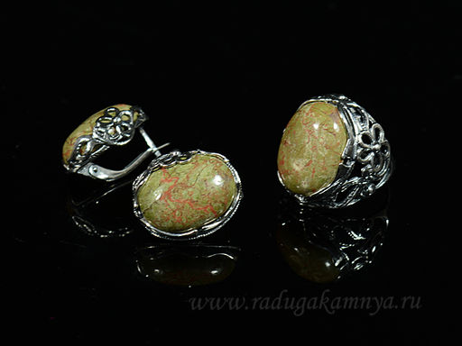 Кольцо Серьги с унакитом размер 18