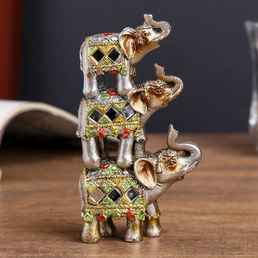 Фигурка полистоун «Пирамида из 3-х слонов в попонах с бахромой», 11.8×6.7×2.8 см