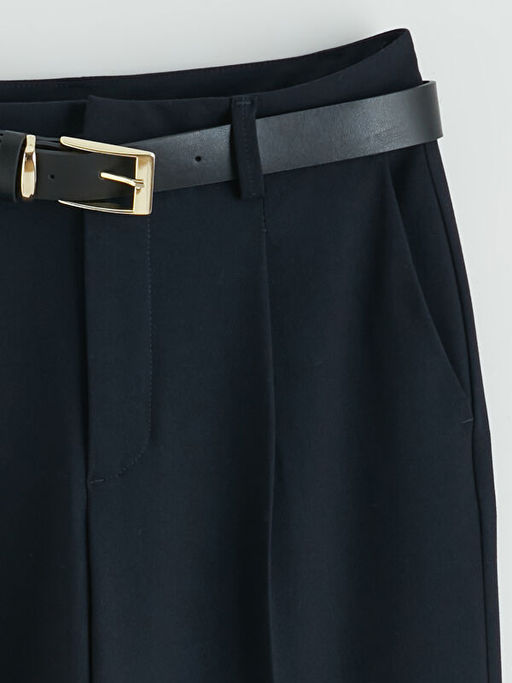 Beli Kemerli Kad?n Pileli Kuma? Pantolon