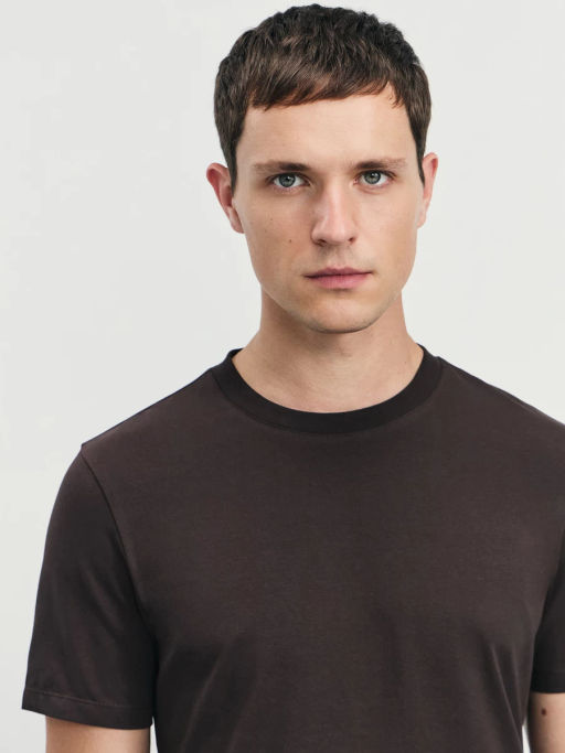 Базовая футболка slim fit / Zarina