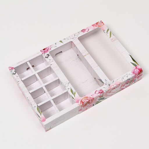 Цена за 5 шт. Коробка под 8 конфет + шоколад, с окном, пионы, 17.7×17.85×3.85 см