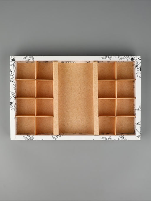 Цена за 5 шт. Коробка под 16 конфет и шоколад, кондитерская упаковка С любовью 28.5?18.5?3 см