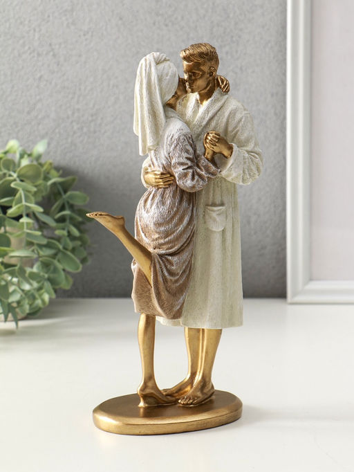 Сувенир полистоун "Влюблённые в банных халатах" 7,5х13,5х26 см