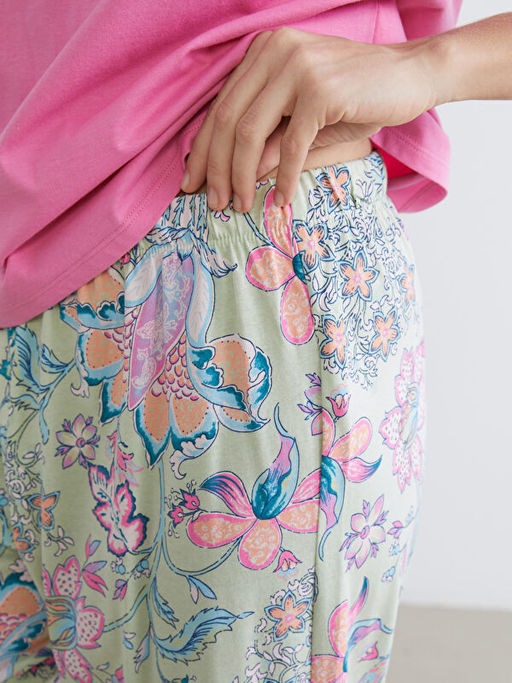 V Yaka ?i?ekli Kad?n Kaprili Pijama Tak?m?