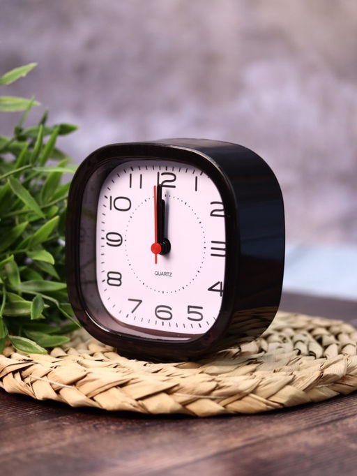 Часы-будильник TimeTrek, black (11х10,5 см)