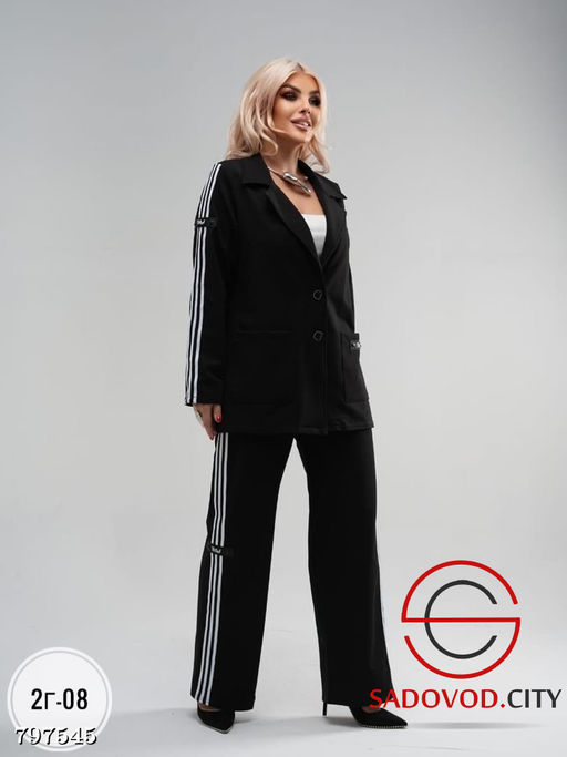 Костюм трикотажный в стиле спорт-шик