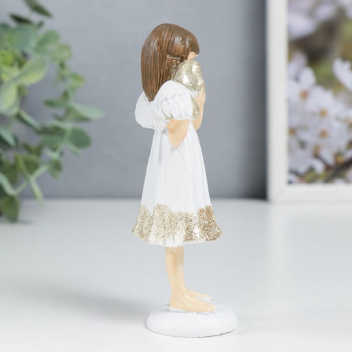 Фигурка полистоун Ангелочек-девочка в белом платье с сердечком, 11?6.4?3.3 см