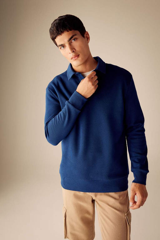 Толстовка комфортного кроя с воротником-поло