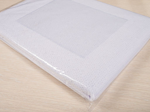 Д156 СКАТЕРТЬ ДЕКОРАТИВНАЯ белый 1.50 м*1.30 м