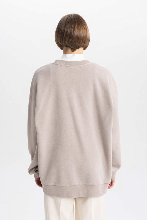Плотный потертый свитшот с эффектом выцветания Relax Fit с круглым вырезом - Defacto фото 6
