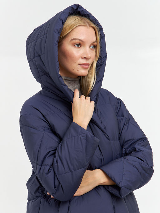 Пуховик женский стеганый с капюшоном в синем цвете - Glenfield фото 7