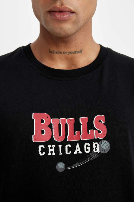 DeFactoFit Футболка стандартного кроя с короткими рукавами и круглым вырезом NBA Chicago Bulls фото 5