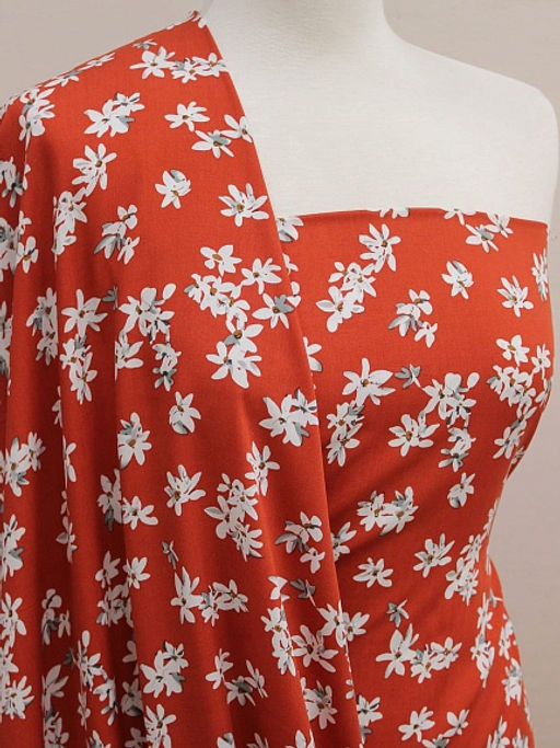 Штапель Жасминовые цветочки на кирпично-терракотовом, ш.1.43м, вискоза-100%, 100гр/м.кв - Купава фото 3