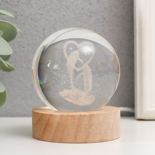 Световая фигурка стекло Шар. Голограмма: Два дельфина, d=6 см, подставка дерево, USB, 6.5?6.5?7.5 см