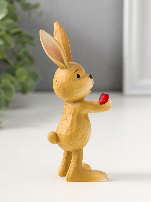 Сувенир полистоун "Зайчик держит красное сердце в лапках" 13 см