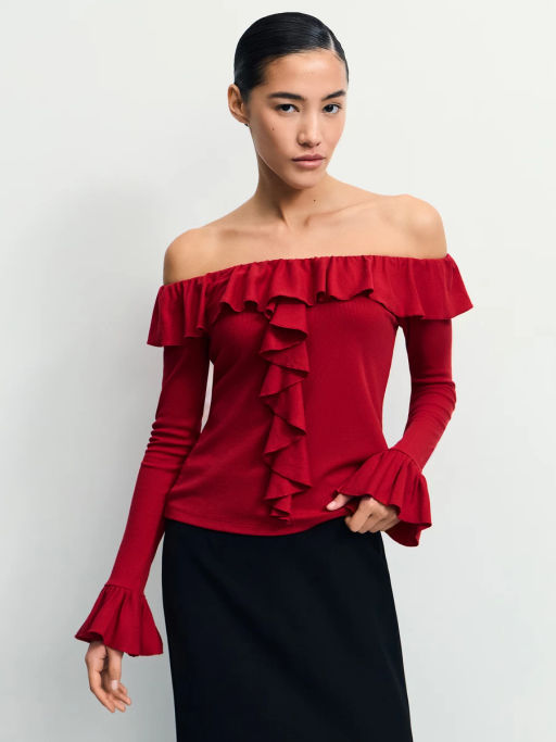 Приталенный лонгслив с рюшами / Zarina