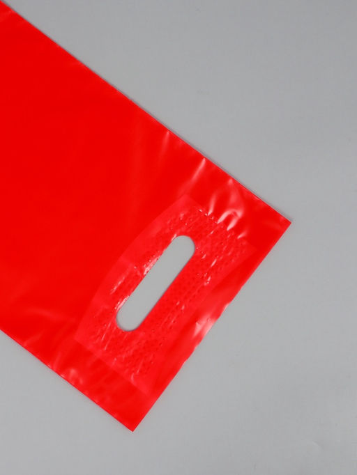 Цена за 50 шт. Пакет полиэтиленовый с вырубной ручкой, Красный 20х30 см, 70 мкм