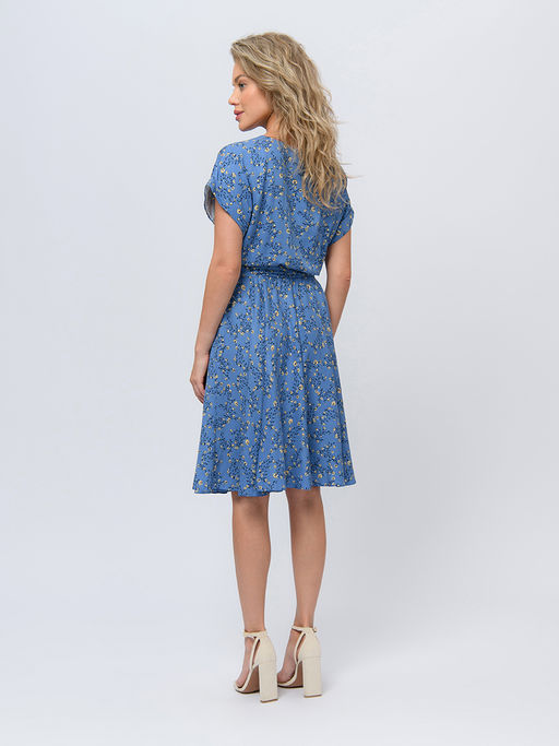 Платье синего цвета длины миди с цветочным принтом и короткими рукавами - 1001dress фото 3