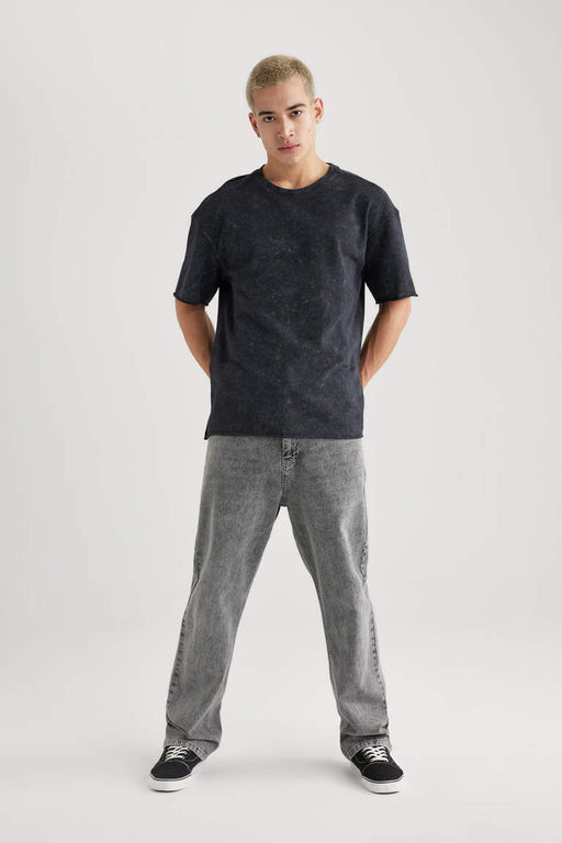 Потертая футболка с короткими рукавами и круглым вырезом Comfort Fit с эффектом потертостей - Defacto фото 2