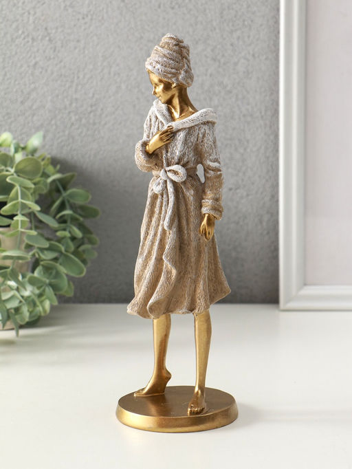 Сувенир полистоун "Девушка в банном халате" 8,5х8,5х25 см