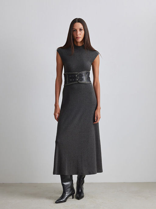 Dik Yaka Belden Oturtmal? Elbise