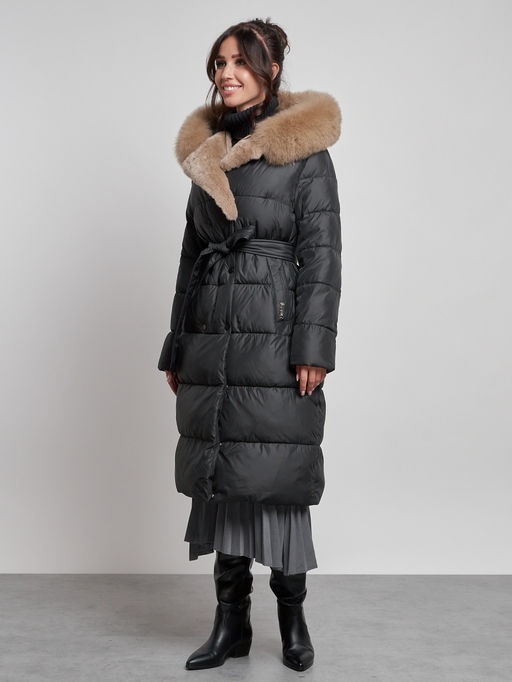 Пальто утепленное с капюшоном и мехом зимнее женское черного цвета 133203Ch - Visdeer фото 15