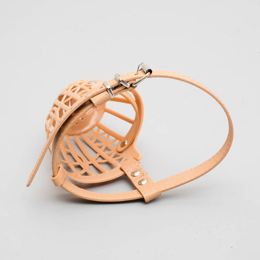 Намордник пластиковый №3 с ошейником из эко кожи ОМ 24 см ДН 8 см ОШ 39-52 см - Пижон фото 3