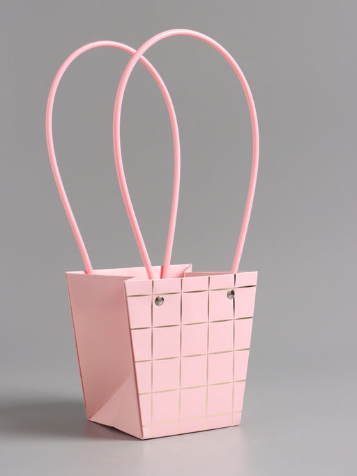 Цена за 10 шт. Сумка переноска для цветов, розовая, влагостойкая, с тиснением, 13×9.5×13±5% см