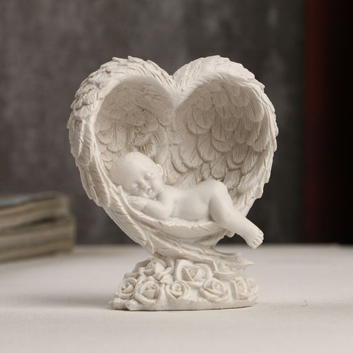 Фигурка полистоун Малыш спящий в сердце из крыльев, белый, 7.8?6.8?4 см