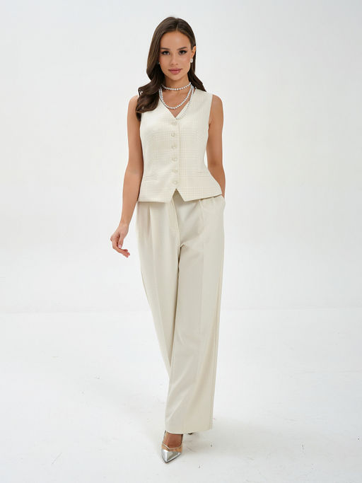 Жилет прилегающего силуэта