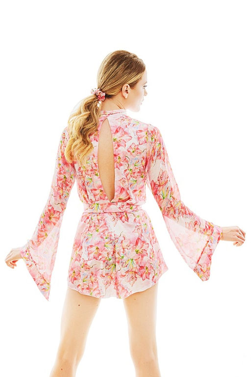 Miyu one robe with bow and crack