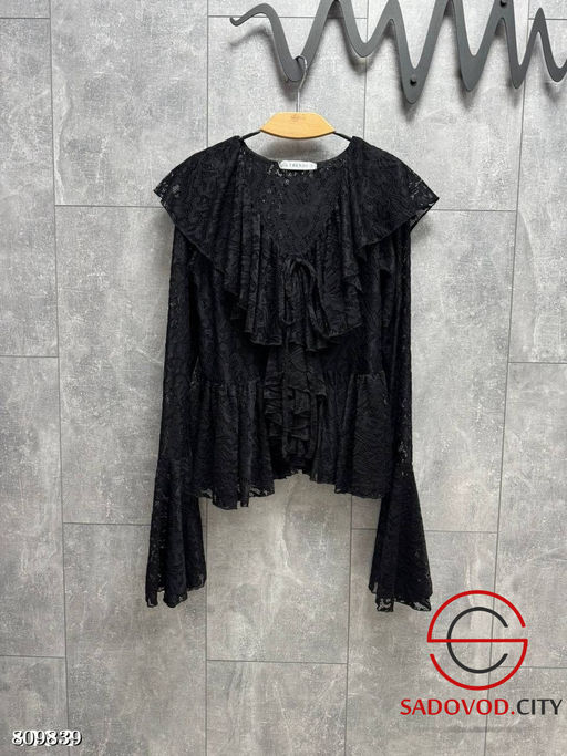 Кружевная блуза с объемными клеш манжетами