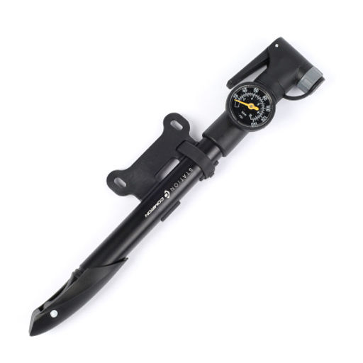 Велонасос COMIRON STATION с манометром, алюминиевый цилиндр, ручка литой пластик, Presta-Schrader, 8,6 бар. /уп 50 - Галеонтрейд фото 3