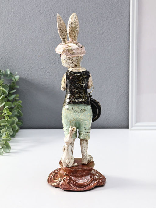 Фигура с часами настольными полистоун Зайчик в кепке с часами, 12.5?12.5?35 см